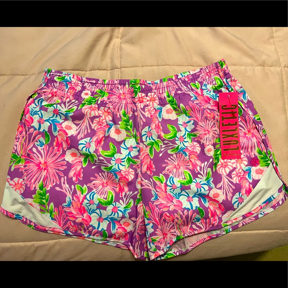 NWT - Lilly Pulitzer Luxletic 4” Ocean Trail Short, size XS